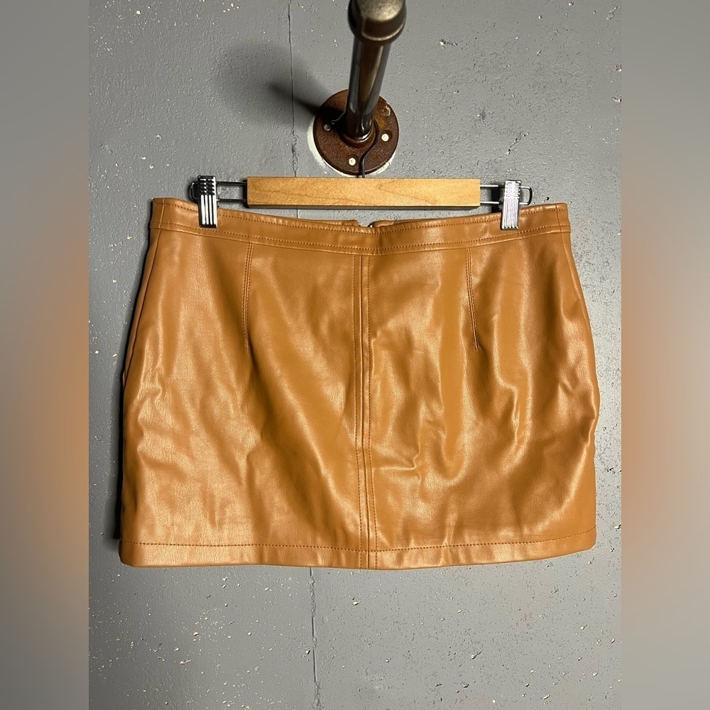 Free People Maya Mod Cashew Faux leather zip up mini skirt size 10 - Picture 3 of 10